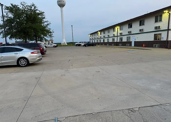 Super 8 By Wyndham I-39 Hotel 2*