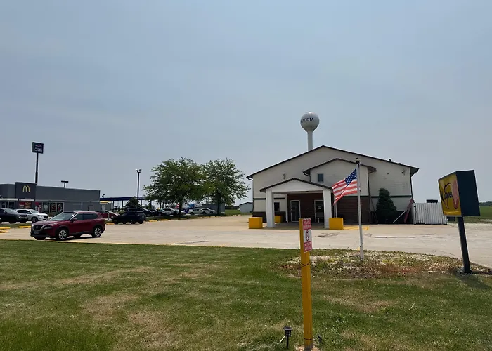 Super 8 By Wyndham I-39 Hotel