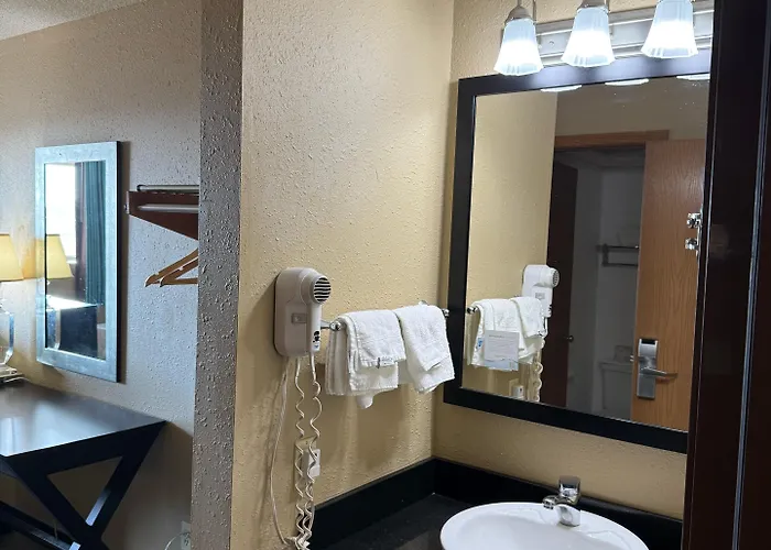 Super 8 By Wyndham I-39 Hotel 2*